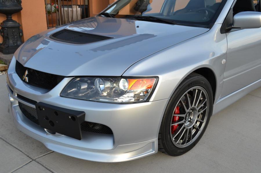 Детали экстерьера Mitsubishi Lancer Evolution IX MR 2006 года  (фото 19 из 69)